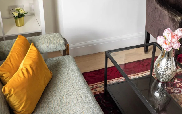 Picktheplace Kensington Lux Apartments III