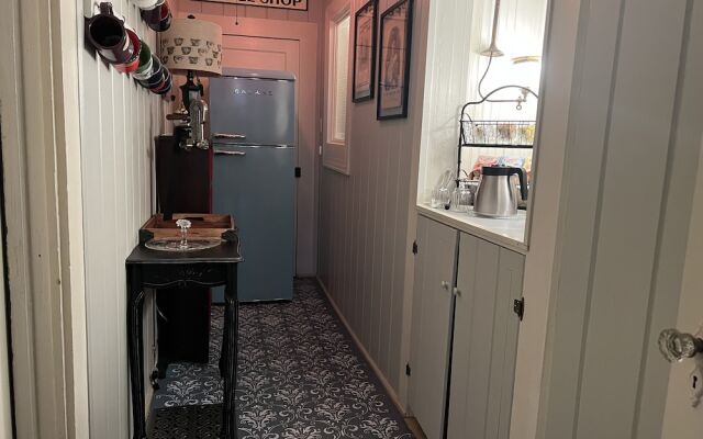 Benefield House Bed & Breakfast