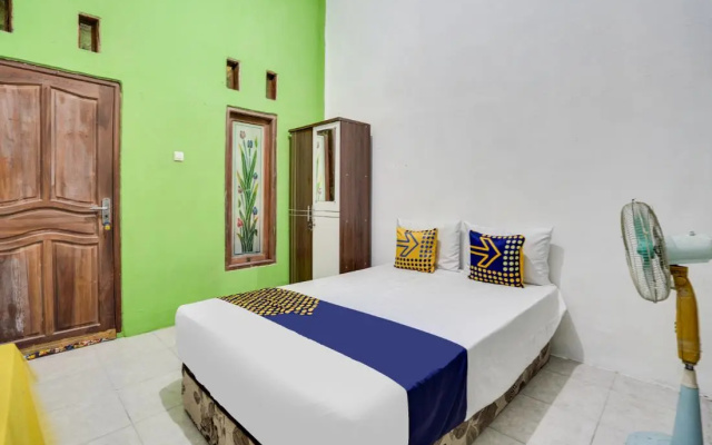 Hotel O Gamping Homestay Syariah – Guest Rooms – Gresik