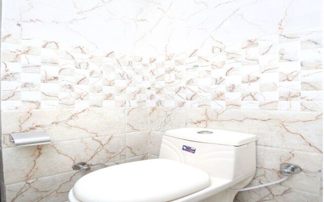 OYO 16736 Hotel Hm Crystal