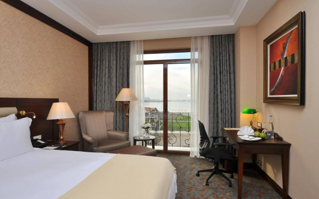 Wellborn Luxury Hotel