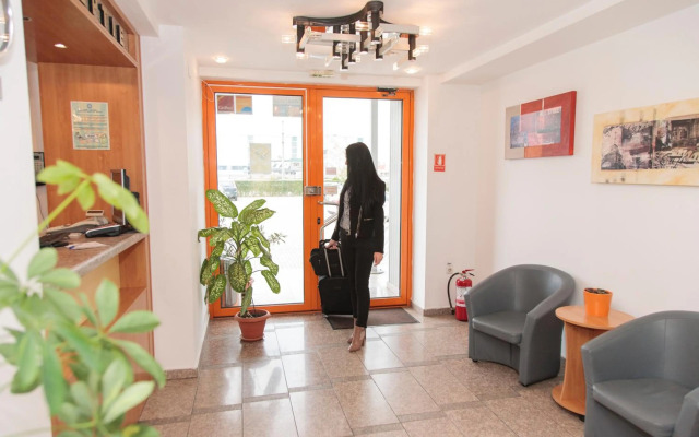 Plus Hotel