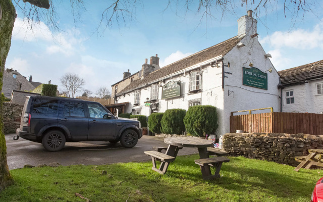 OYO Ye Olde Bowling Green Inn