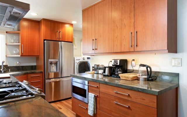 3772 Ventura - 1 Bedroom Duplex