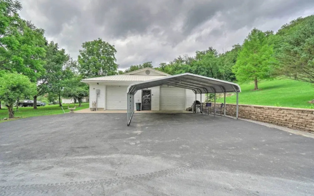 Quaint Zanesville Home w/ Game Room & Yard!