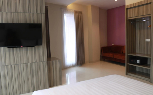 Surabaya River View Hotel