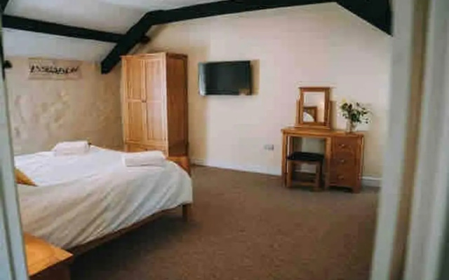 Courtyard Cottage With hot tub and Walled Garden — фото 3