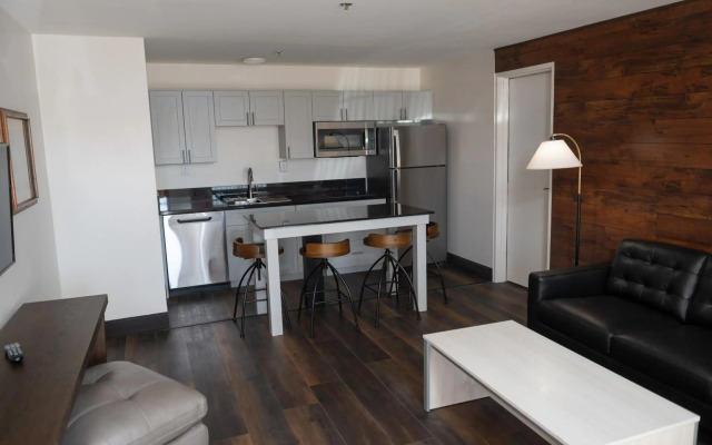Carson Valley Motor Lodge & Suites