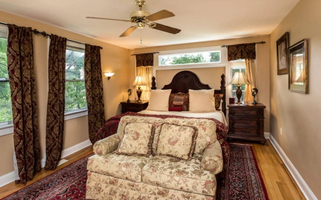 Cedar Crest Inn