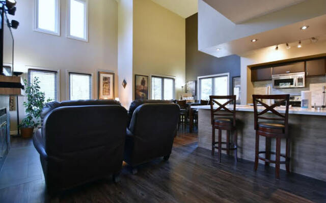 The Lodges at Blue Mountain - Chateau Ridge Condos