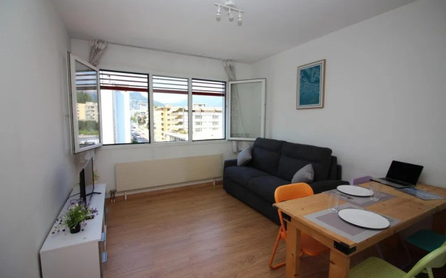 Santi Apartment Few Min From Lake