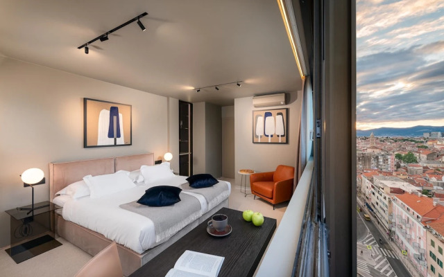 Royal Suites Sky