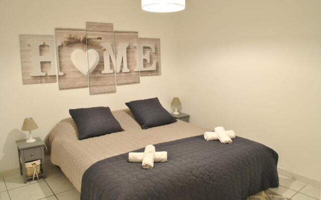 Centre Riviera 2P LHO5516