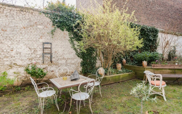 Lorraine Garden residence