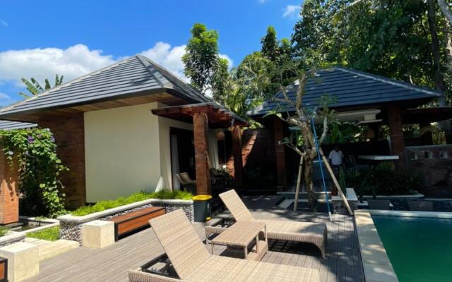 Pandawa Villa Riverside by WizZeLa