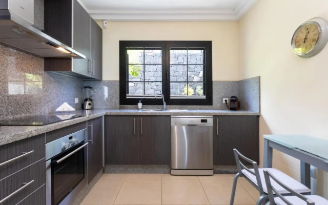 La Casita Gris