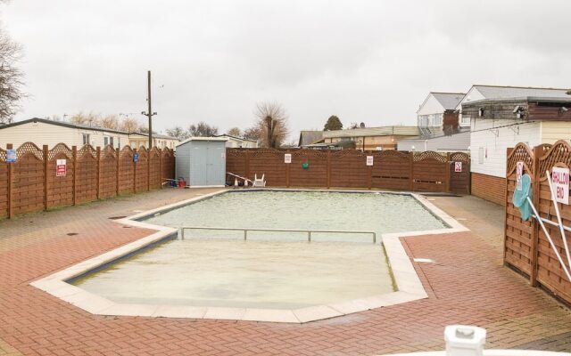 Captivating Home in Hastings With Sea Nearby