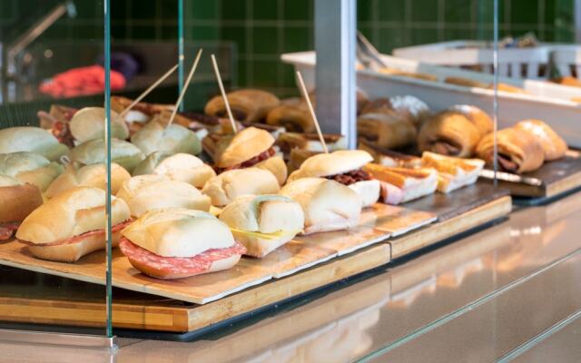 Residencia Universitaria Resa San Mamés - Campus Accomodation