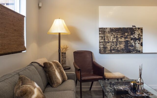 Abode at Penthouse Jackson