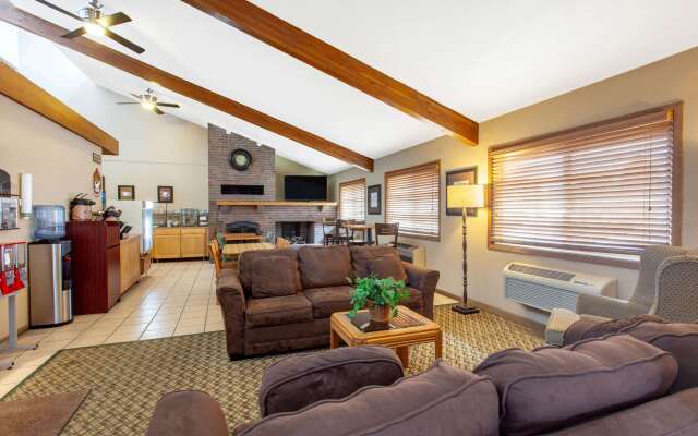 AmericInn by Wyndham Willmar