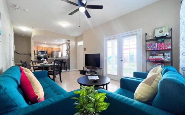 Sunshine Retreat 4 Bed Town Home-4017vbd 4 Bedroom Townhouse by RedAwning