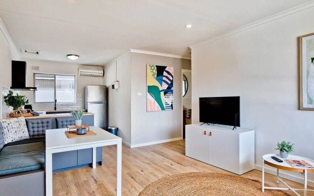 2 Bedroom Apt In Glenelg With Air-con