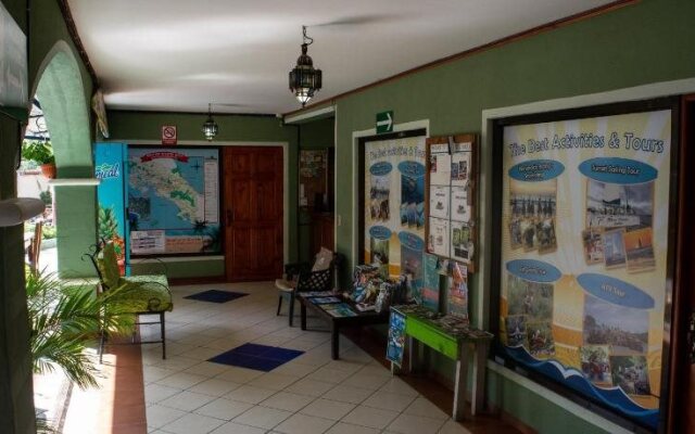 Tamarindo Hostel Resort