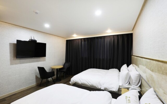 Wolmido Grand Suite Hotel