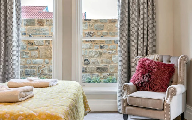 Grandview Accommodation - The Elm Tree Apartments