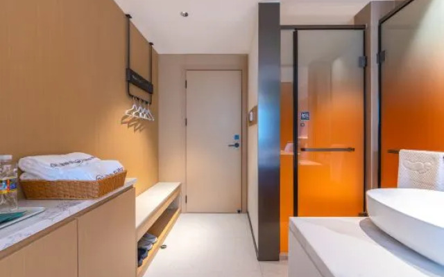 Wyndham Hotel (Donghu Qilou Old Street Store)
