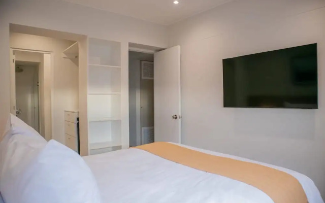 Picturesque 2BR With Fantastic Pool in Miraflores