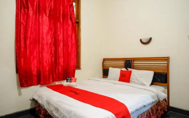 RedDoorz near Tugu Yogyakarta