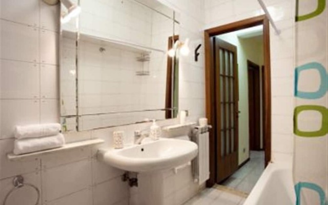 Comfortable Trastevere Apartment, Wifi, Parking