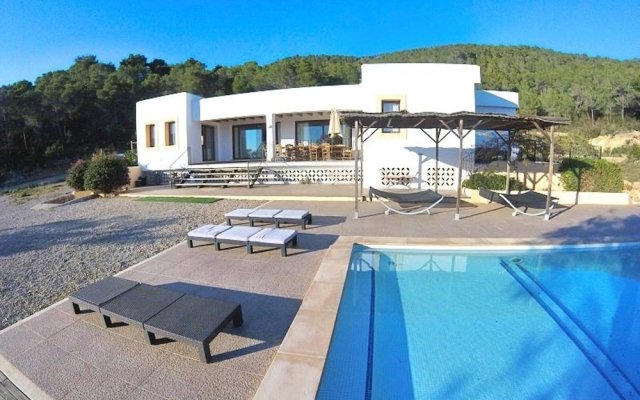 Villa With 5 Bedrooms in Sant Carles de Peralta, With Wonderful Mountain View, Private Pool, Furnished Garden - 7 km From the Beach