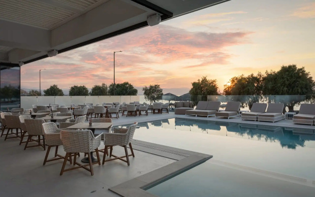 Avant Blue Boutique Hotel