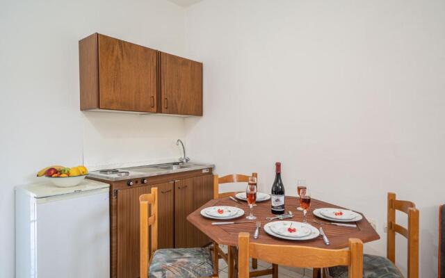 Iris Apartments