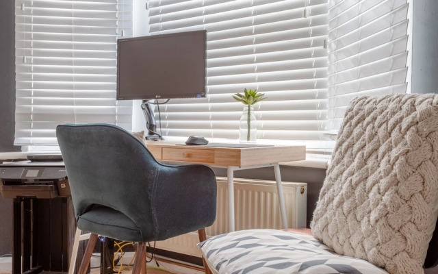 Charming 1 Bed Flat With Patio in Affluent Fulham