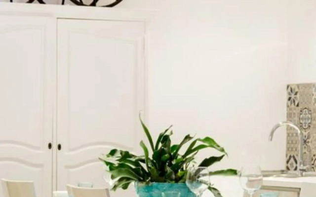 Explore a Walkable Neighborhood around a Comfy Apartment