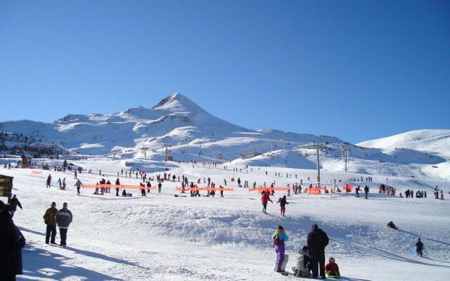Hotel y Apartamentos SNO Isaba