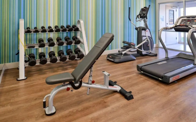 Holiday Inn Express Flint-Campus Area by IHG