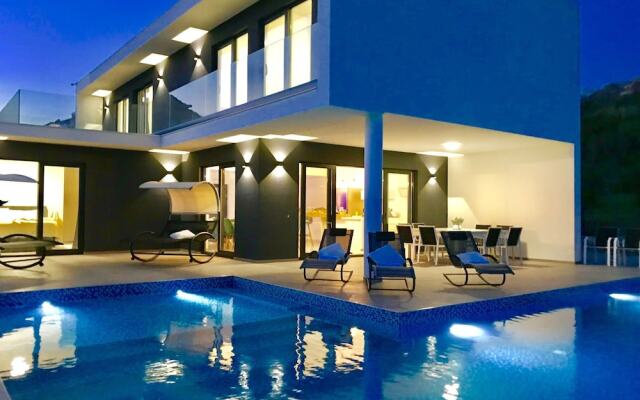 Villa Primavera with Swimming Pool