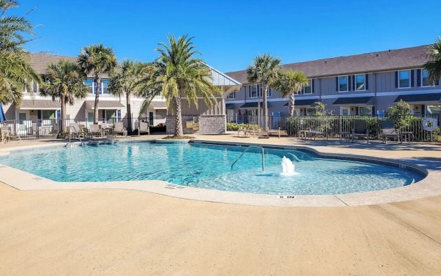 Pensacola Vacation Rental w/ Community Pool!