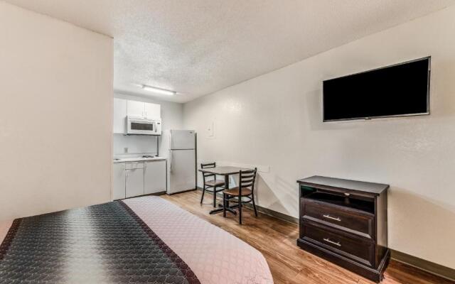 HomeTowne Studios Cincinnati - Sharonville