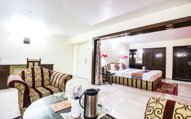 FabHotel Mayfair Inn