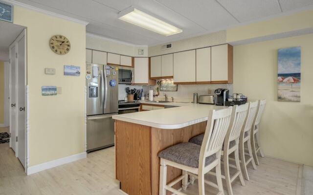 Harbour Island 204m 2 Bedroom Condo by RedAwning