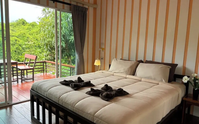 Baan Apa Erawan Resort