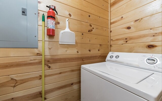 The Honeysuckle 2 Bedroom Cabin by Redawning