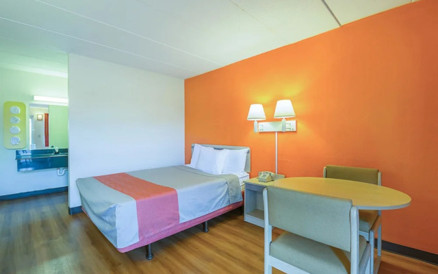 Motel 6