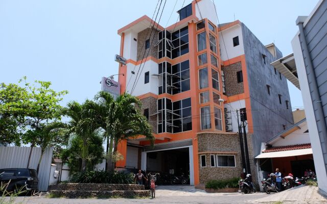 OYO 1251 Residence 8