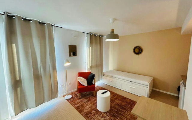 We Live In R - Suite 304